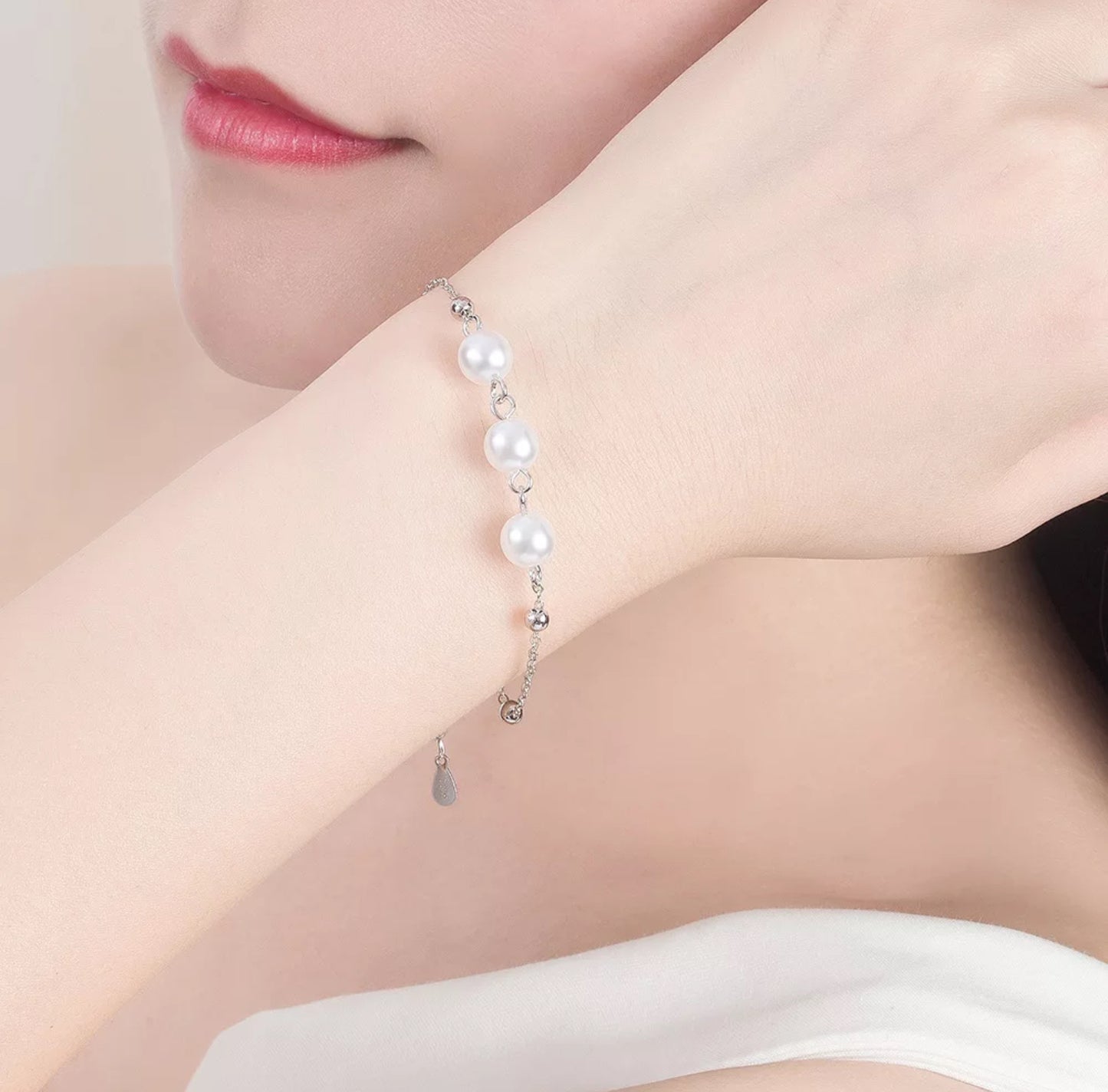 Silver Pearl Bracelet lifestyle