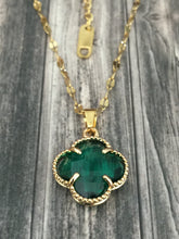 Load image into Gallery viewer, Green Clover Necklace