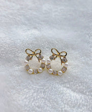 Load image into Gallery viewer, Bow Wreath Earrings