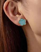 Load image into Gallery viewer, Aqua Flower Earrings