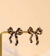 Load image into Gallery viewer, Leopard Bow Earrings
