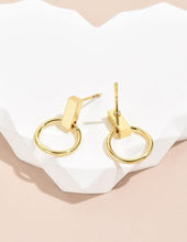 Load image into Gallery viewer, Gold Circle Earrings