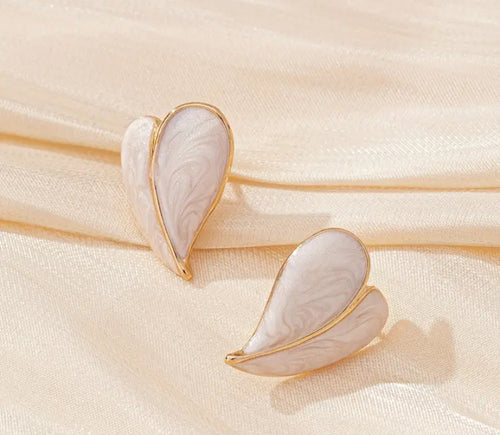 Pearl Mirage Heart Earrings