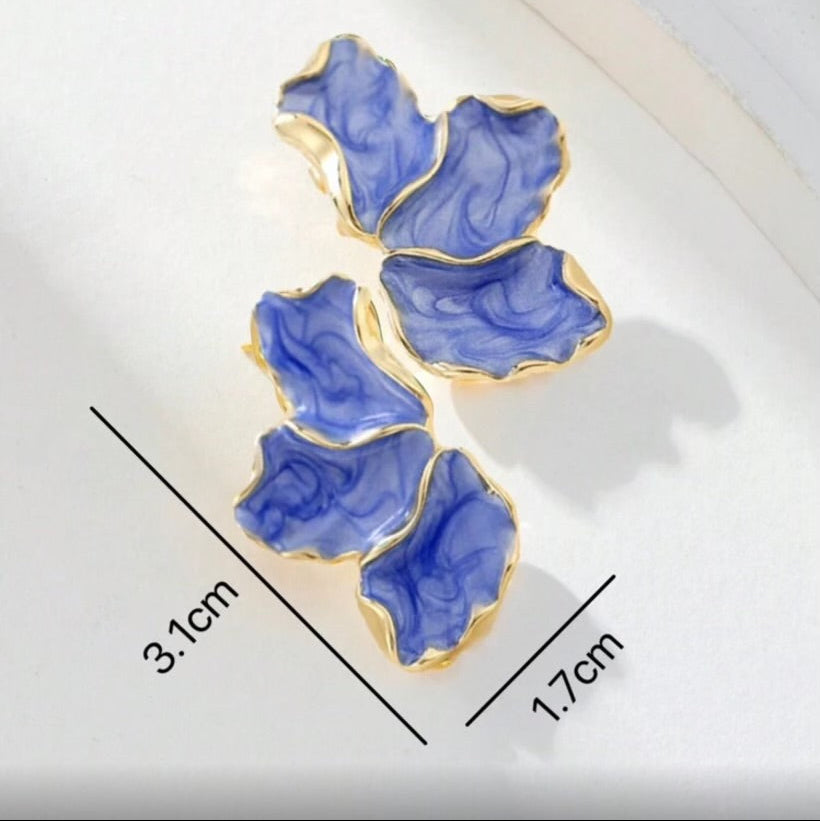 Blue Marble Petal Earrings showing dimensions