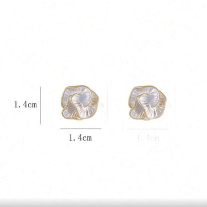 Golden Edge Pearl Earrings with pearl-like petal design and gold trim on a light gray background with measurement text.